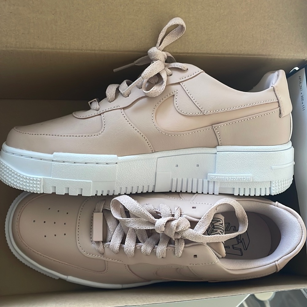 Nike Air Force 1